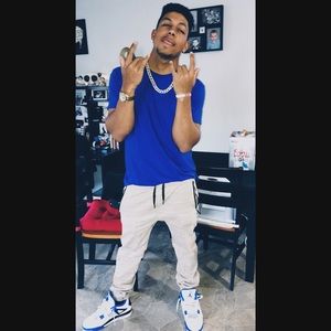 Meet your Posher, Jonathan